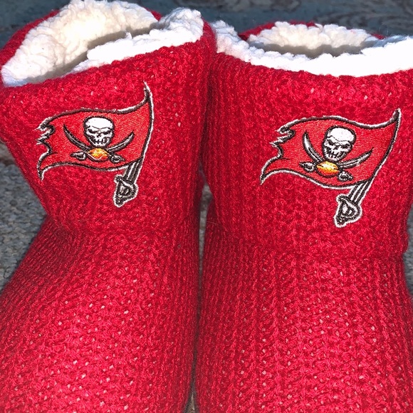 TAMPA BAY BUCCANEERS Knit Boots Womens 5-6 - Picture 5 of 8